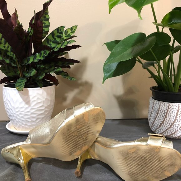 Gold Peep Toe Pumps with Buckle and Metal Heel - Picture 5 of 5